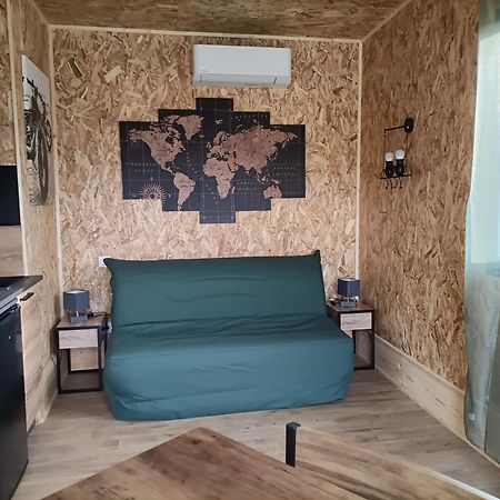 La Cabane Des Jours Heureux Saint-Laurent-de-Carnols Zewnętrze zdjęcie